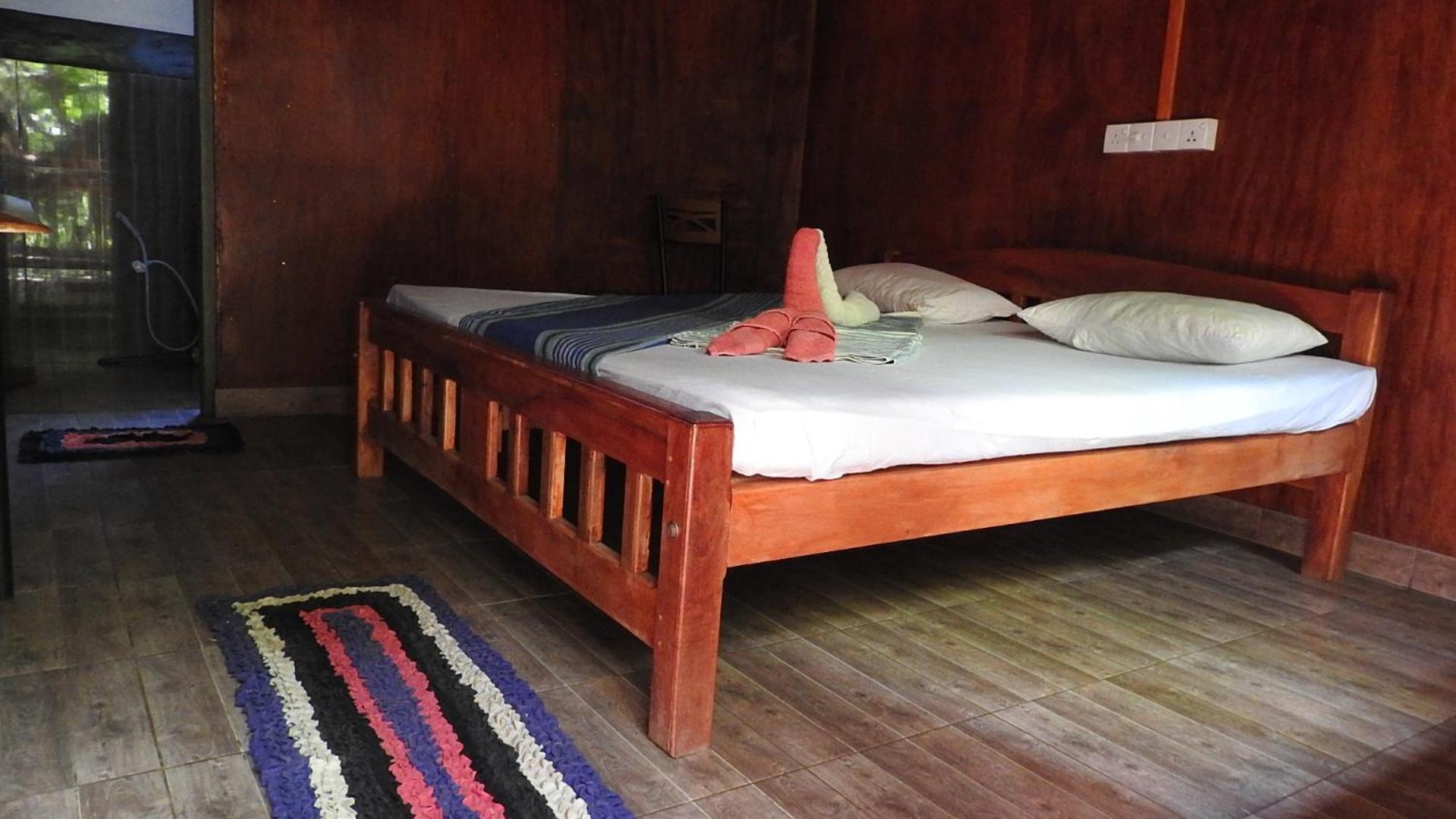 River Side Cabana Tissamaharama Bilik gambar