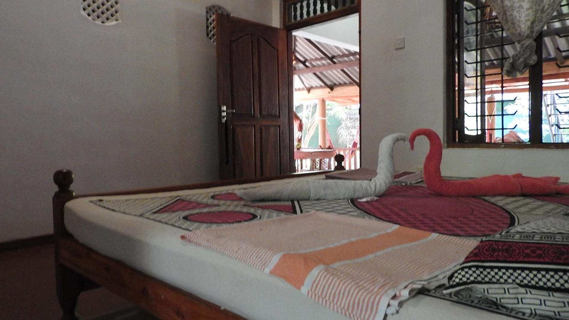 River Side Cabana Tissamaharama Bilik gambar